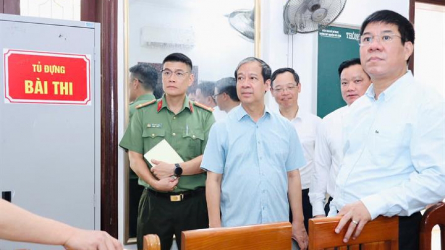 Bộ trưởng GD-ĐT: "Phát hiện vi phạm phải xử lý nghiêm, không du di"